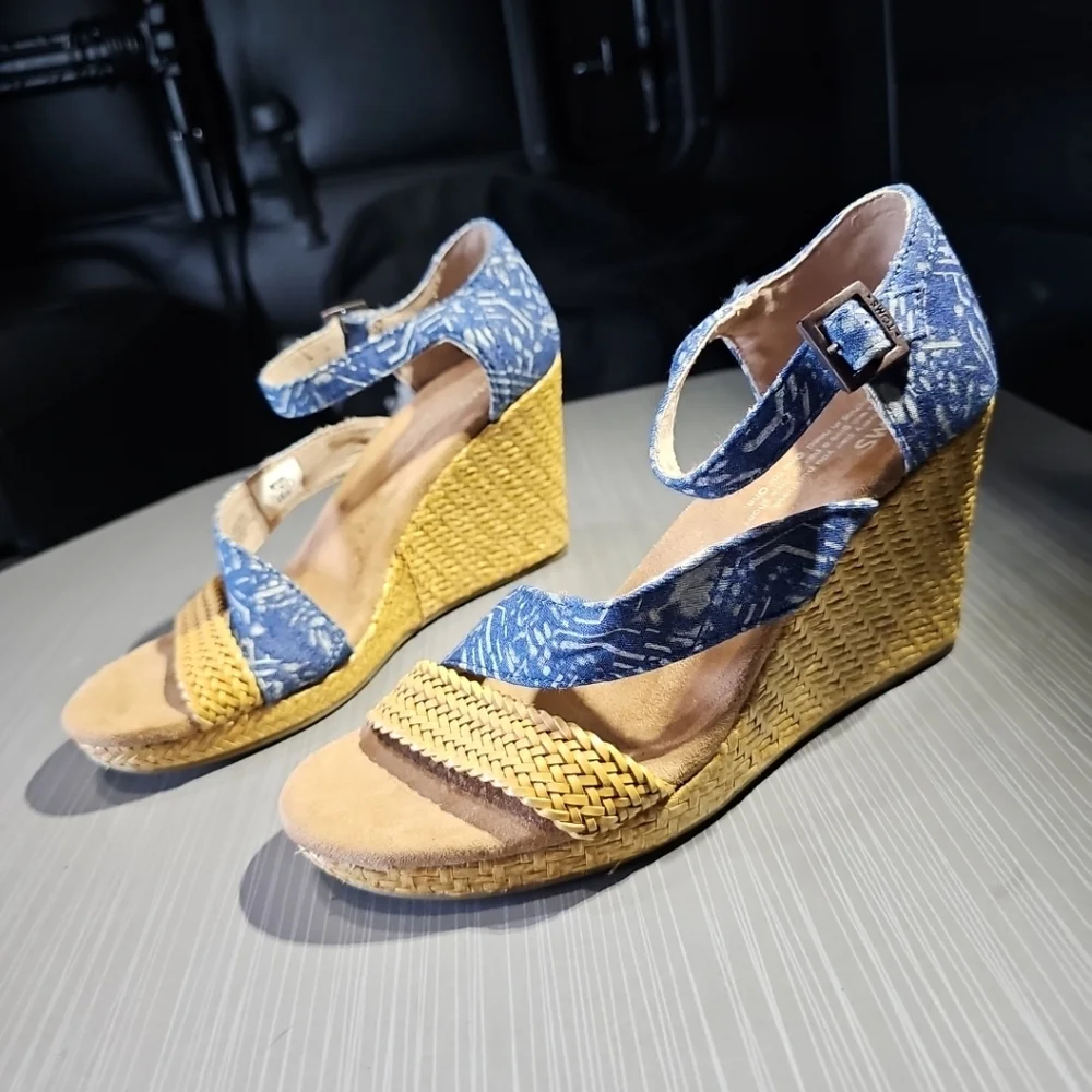 TOMS Blue Wicker Weave Ankle Strap Womens Wedge Open Toe Sandals Shoes Size 6.5